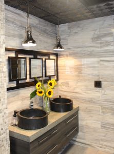 Last year, the 1000 Islands Duty Free Shop in Lansdowne, Ontario won for its wow factor and attention to detail in both the women’s and men’s restrooms.