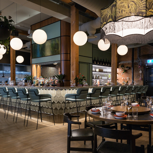 For Two Penny Chinese, the Sarah Ward team drew inspiration from 1920’s Shanghai, a period known for blending traditional Chinese architecture and streamlined Art Deco, or “Chinese Deco.”